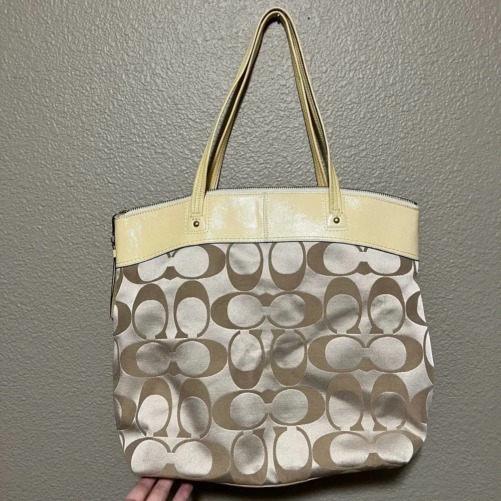 Coach Laura‎ Signature Large Tote Bag